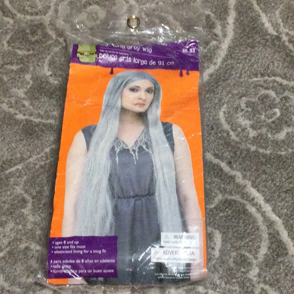 Adult long gray wig NWT
